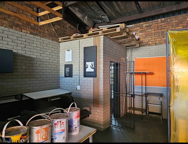 100M² WAREHOUSE TO LET IN ALRODE SOUTH